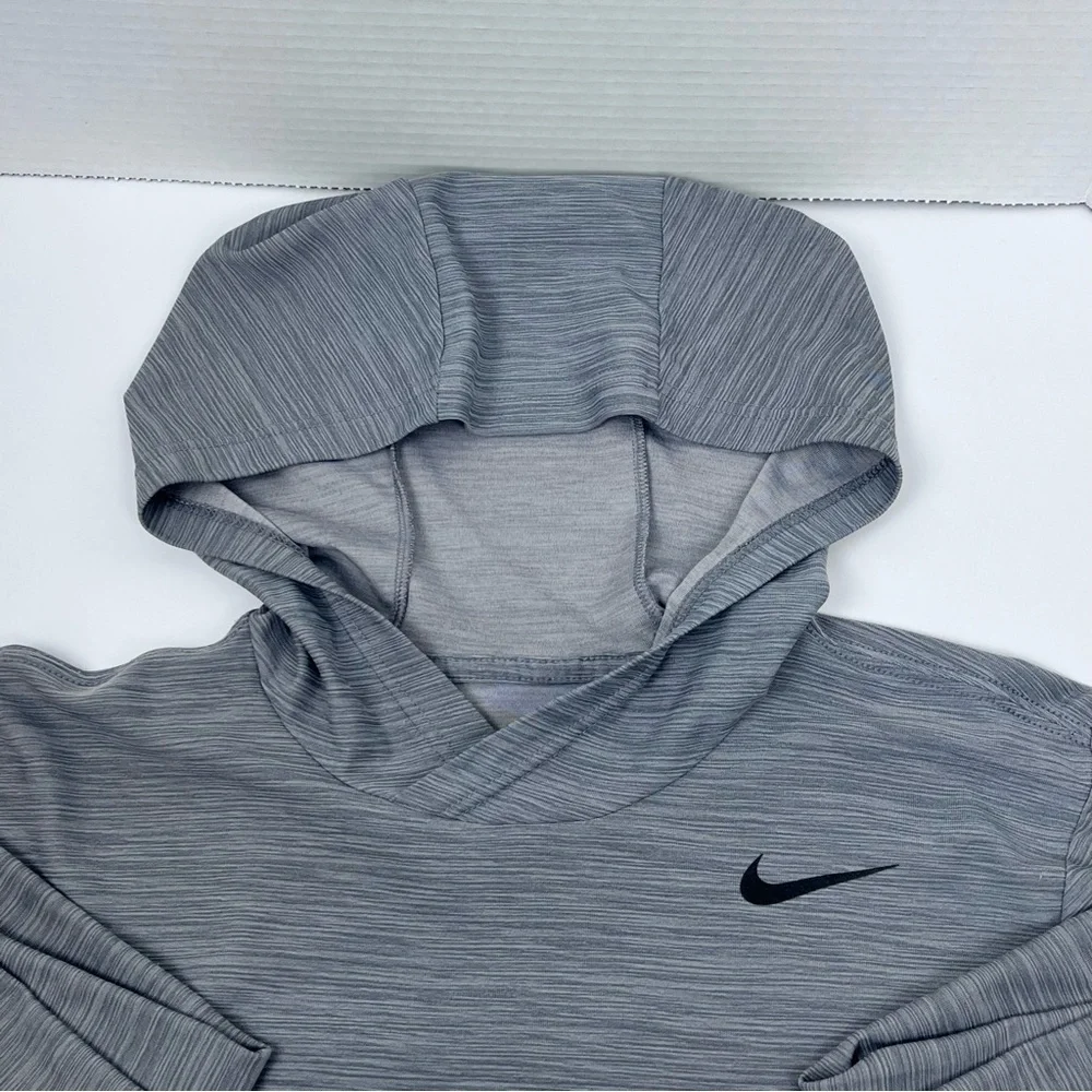 Nike Men's Dri-Fit Breathe Gray Long Sleeve Training Hoodie 832862 Size S; Gym